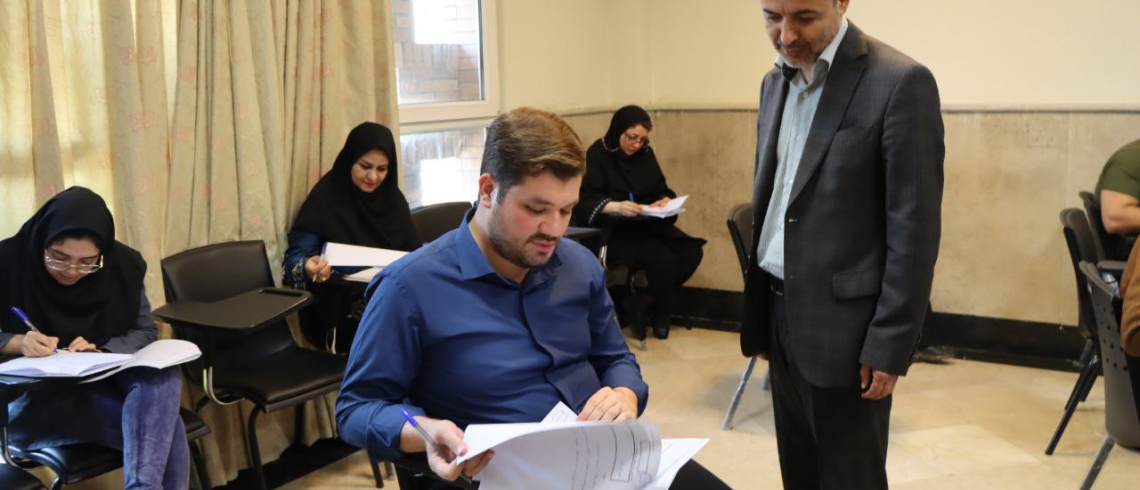 بازدید معاون آموزشی دانشگاه از روند برگزاری آزمون جامع