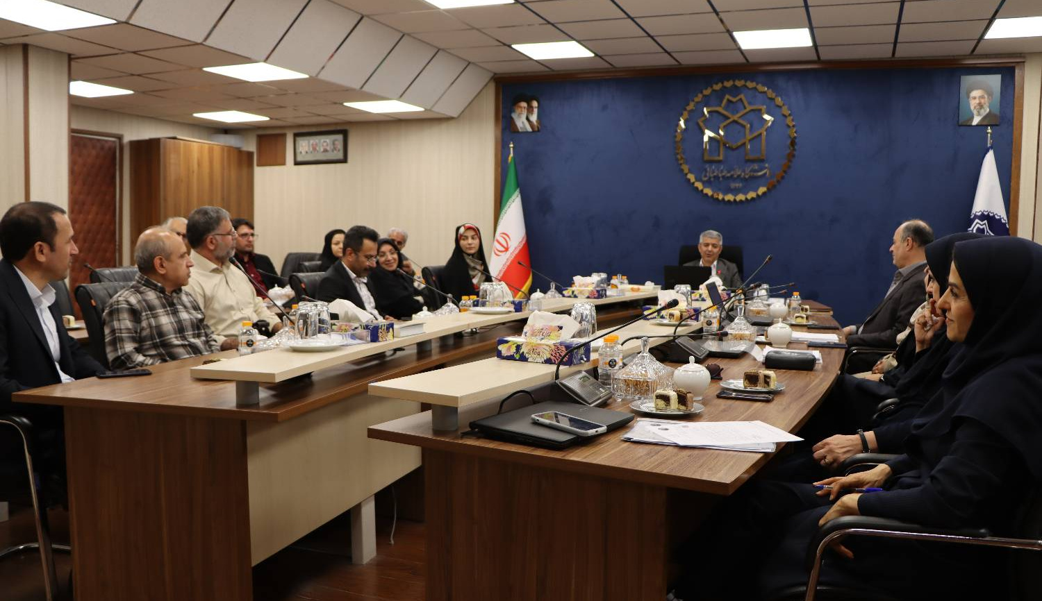 تقدیر از اساتید منتخب مشاور کارشناسی