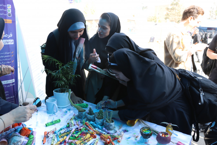 برگزاری غرفه معاونت آموزشی دانشگاه علامه طباطبائی در جشن ورودیهای جدید
