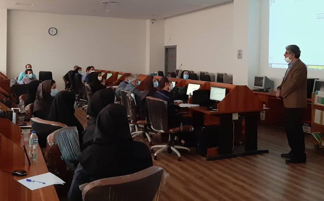 برگزاری اولین نشست توجیهی روسای ادارات آموزش دانشکده ها در مورد آموزش سامانه گلستان