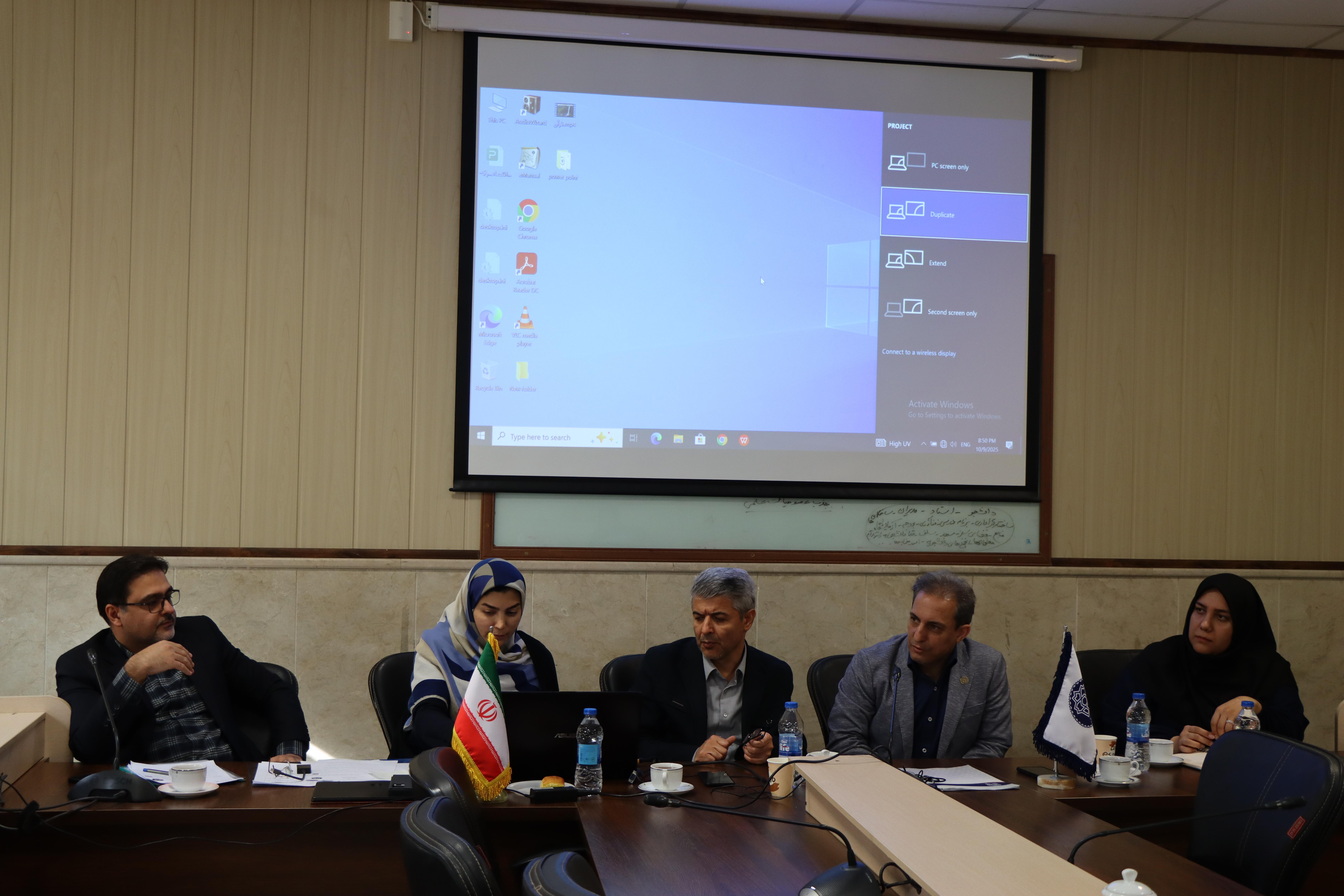 بازدید معاون آموزشی دانشگاه از دانشکده مدیریت و حسابداری